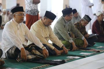 Pj Walikota Shalat Ied di Mesjid Agung Islamic Center 