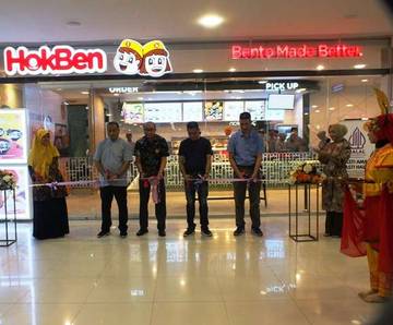 Tarian Ranup Lampuan Grand Opening HokBen Lhokseumawe