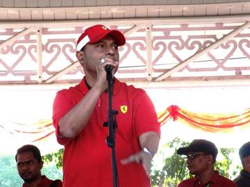 Pawai Karnaval, Pj Walikota Akrab Bareng Dandim dan Kapolres