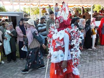 Ragam Busana Unik Pawai Karnaval di Lhokseumawe