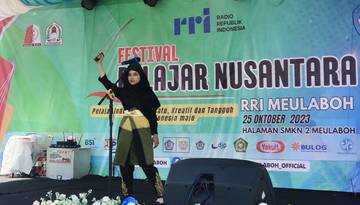 Lomba Fashion Show Budaya RRI di Aceh