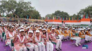Antusias Siswa di India Ikuti Peringatan HUT Kemerdekaan India