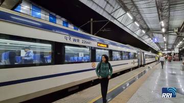 Kereta Api Produksi Pertama di India