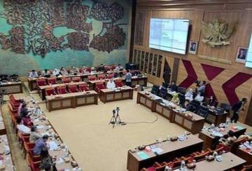 Pro dan Kontra Penulisan Ulang Sejarah Indonesia