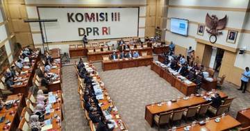 Implikasi Politik dan Hukum Pemisahan Pemilu Nasional dan Daerah