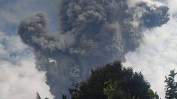 Gunung Marapi Meletus, Hujan Abu Sampai di Bukittinggi