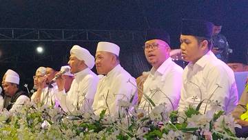 Sampang Bershalawat bersama Majelis Attaufiq