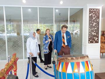 Duta Besar Swedia Mengunjungi Galeri Budaya di Gedung RRI