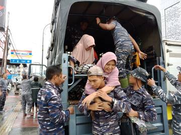 Apoteker Tangguh Bencana Bantu Korban Banjir