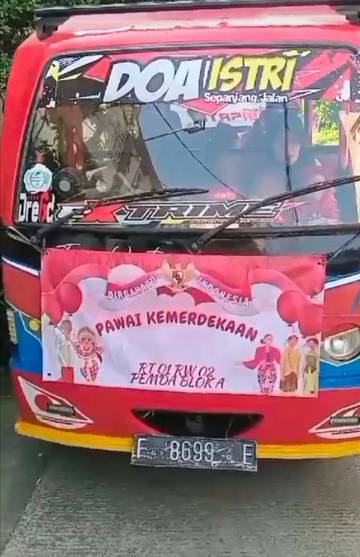 Pawai Kemerdekaan HUT RI Ke-79 Meriahkan Bekasi dengan Odong-Odong