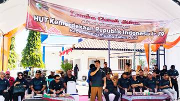 Kekompakan Lomba Gerak Jalan di Sampang