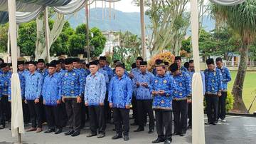 Ratusan Pegawai Negeri Terima Kenaikan Pangkat