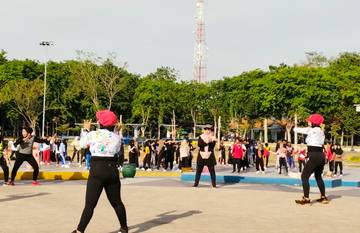 Senam Jumat Pertama Sekretariat Daerah Sampang Full Peserta
