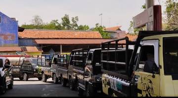 Antrian Panjang di SPBU