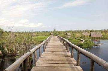 Pulau Kumayan Destinasi Wisata Alam di Tengah Kota