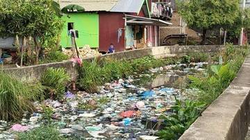 Pembersihan Aliran Kanal Sungai Mamuju