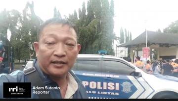 Wamen Perhubungan Pantau Kegiatan Ramp Check Bus Pariwisata di Parkir Candi Prambanan