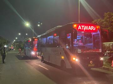 Wisatawan Malam Tahun Baru Penuhi Bus Gratis Ancol 
