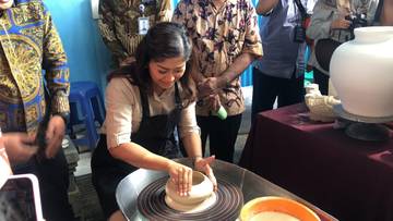Menkomdigi Dorong Pengrajin Keramik Malang Manfaatkan Digitalisasi