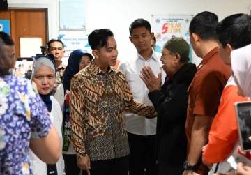 Wapres Gibran Tinjau Pelayanan CKG di Puskesmas Duren Sawit