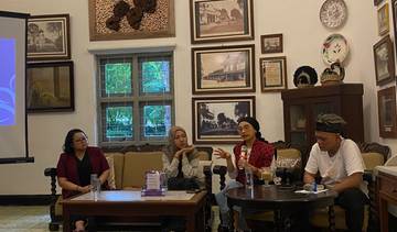 Di Balik Gerakan 'Writing is Healing, Writing is Protecting'