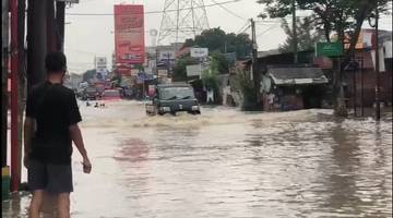 Banjir di Hasyim Ashari, Putus Akses Jalan Tangerang-Jakarta 