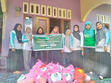 Forhati Sintang Berbagi Paket Ramadhan