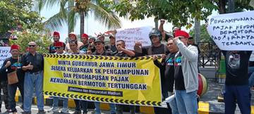 LSM Walidasa Gelar Aksi Damai Tuntut Kebijakan Gubernur Jatim 