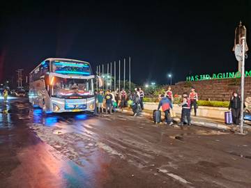 Sambut Ratusan Peserta Mudik Gratis, Ini Pesan Wabub Karanganyar