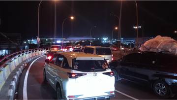 Puncak Arus Mudik, Kendaraan Mengular di Pelabuhan Merak