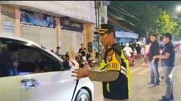 Kapolres Turun Tangan Urai Kemacetan Takbir Keliling