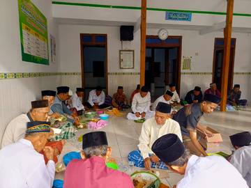 Kenduri usai Salat Id, Tarekat Syattariyah Magetan Berlebaran Hari Selasa