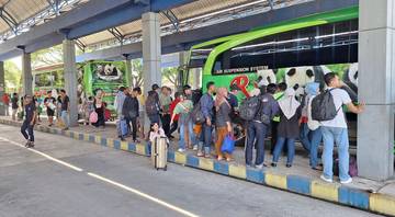H+3 Lebaran, Ribuan Penumpang Padati Terminal Tipe A Seloaji Ponorogo