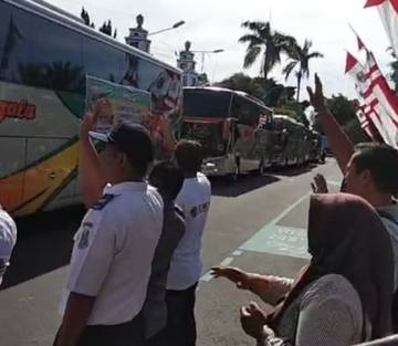 5 Armada Bus Balik Gratis Diberangkatkan dari Magetan 