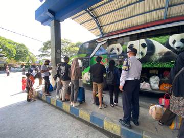 Penumpang Balik Lebaran di Terminal Seloaji Ponorogo Membludak 