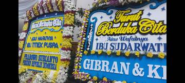 Suasana Haru Menyelimuti Rumah Duka Titiek Puspa