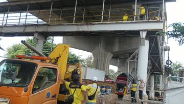 Pemprov DKI Jakarta Perbaiki JPO Rusak di Cakung