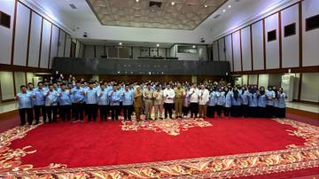 Gubernur Pramono Kukuhkan 120 Petugas Penyelenggara Ibadah Haji