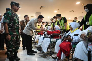 Wapres Tinjau Fast Track Makkah Route Embarkasi Surakarta