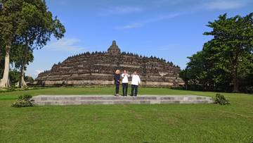 Presiden Prabowo dan Presiden Macron Kunjungi Candi Borobudur