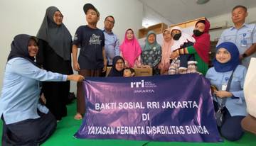 RRI Jakarta Salurkan Bantuan untuk Penyandang Disabilitas