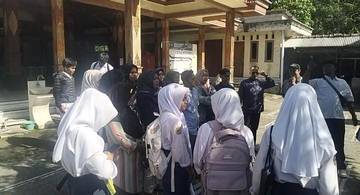 Puluhan Calon Siswa  Kemalang Terancam Tidak Mendapatkan Sekolah