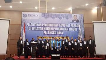 DPC PERADI Palangka Raya Kukuhkan 18 Advokat Baru 