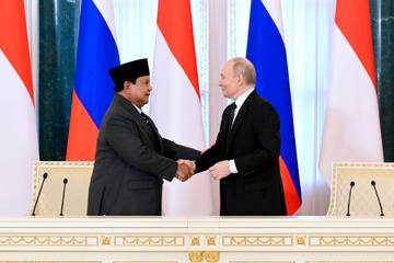 Momen Akrab Presiden Prabowo-Presiden Putin Saling Tukar Cenderamata