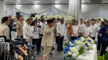 Momen Penghormatan Terakhir Presiden ke Kwik Kian Gie