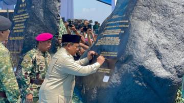 Presiden Tandatangani Prasasti Kenaikan Pangkat Tiga Pasukan Elit