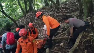Basarnas Evakuasi Pendaki Tewas di Gunung Klabat Minut