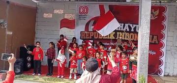 Warga RT 16 RW 3 Desa Sangen Gelar Jalan Santai 