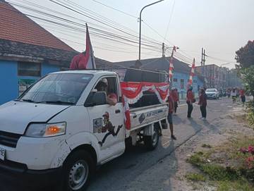 Semarakkan Kemerdekaan, Warga RT 28 Sambirejo Gelar Jalan Santai 