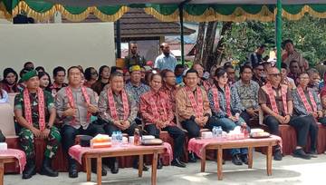 Bupati Sintang Membuka Kegiatan Kelam Tourism Festival 2025